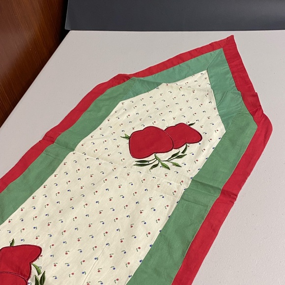 Home interiors & Gifts Table Runner Apples pattern - Picture 13 of 14
